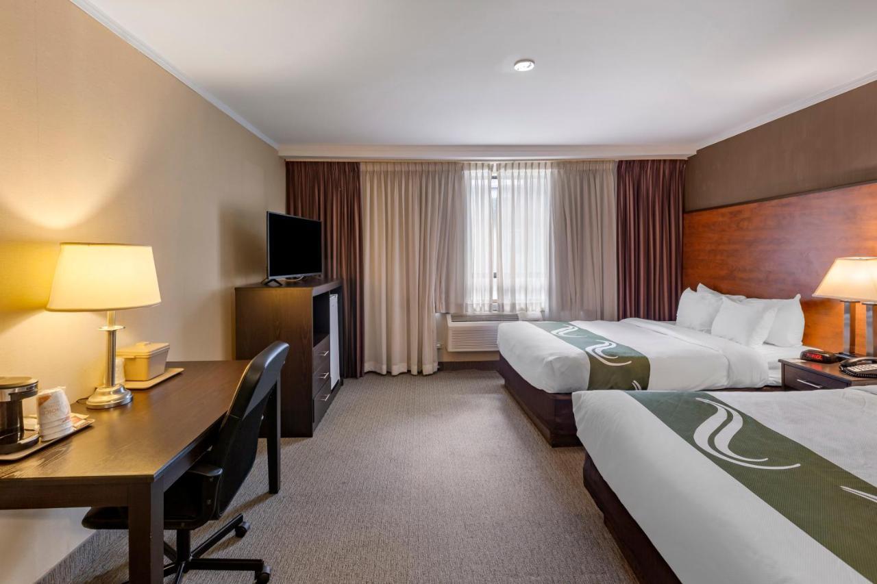 Quality Inn Toronto Airport Mississauga Exterior foto