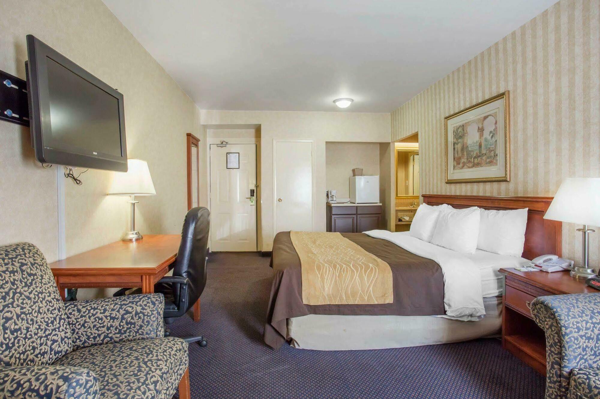 Quality Inn Toronto Airport Mississauga Exterior foto