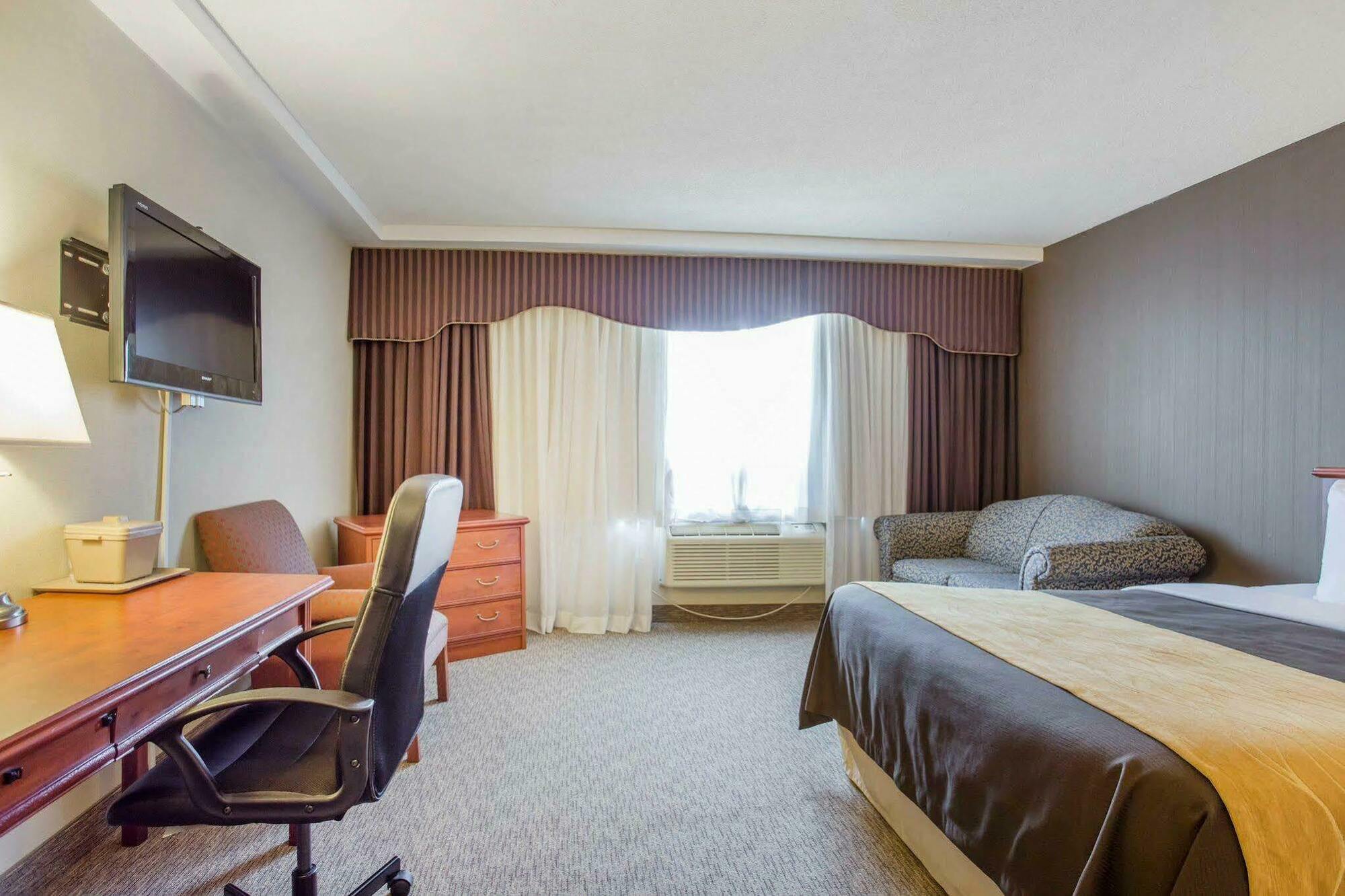 Quality Inn Toronto Airport Mississauga Exterior foto